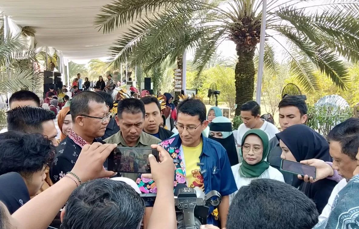 Sandiaga Uno saat menyapa para UMKM di Kurma Park (BM)