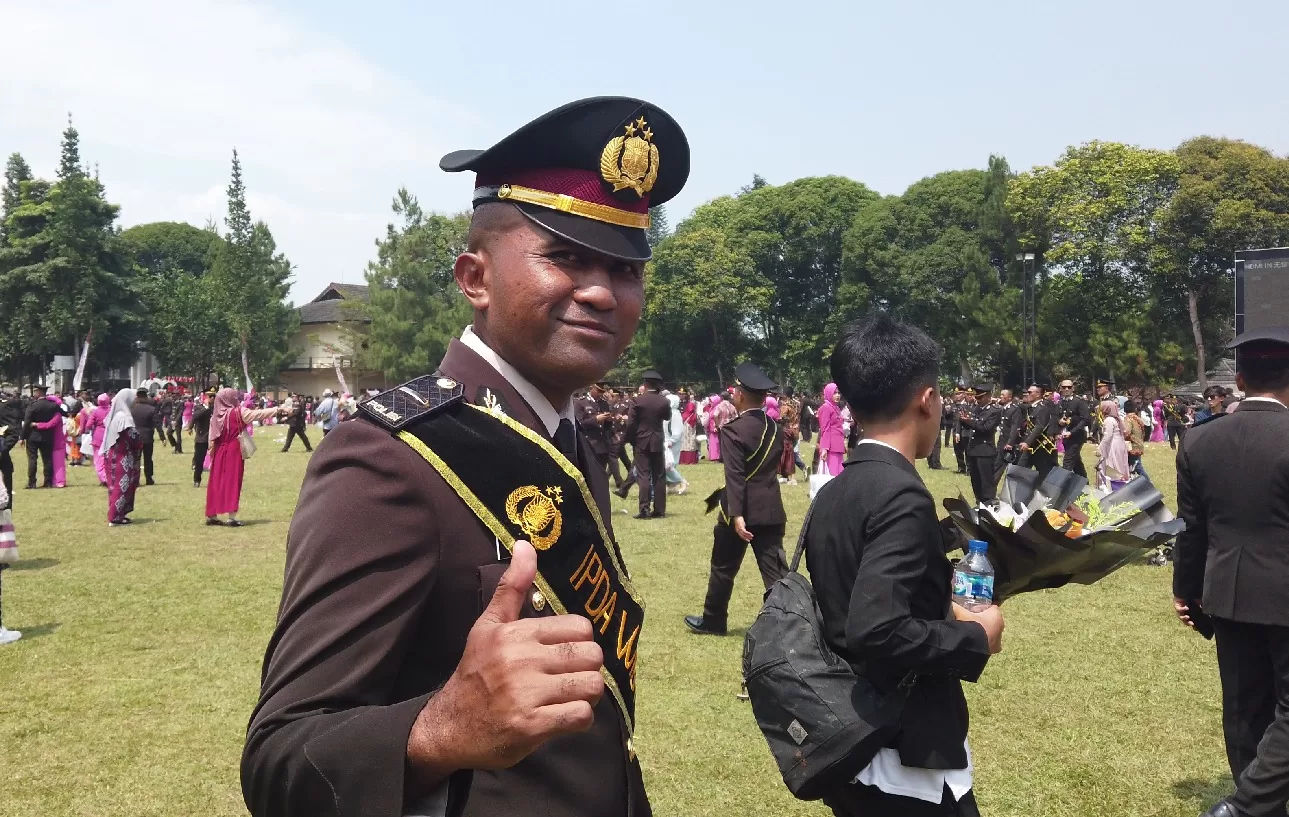 Wilfridus Baga, resmi menyandang pangkat Ipda usai selesaikan pendidikan Pembentukan Perwira Polri. (Hms for BacainD.com)