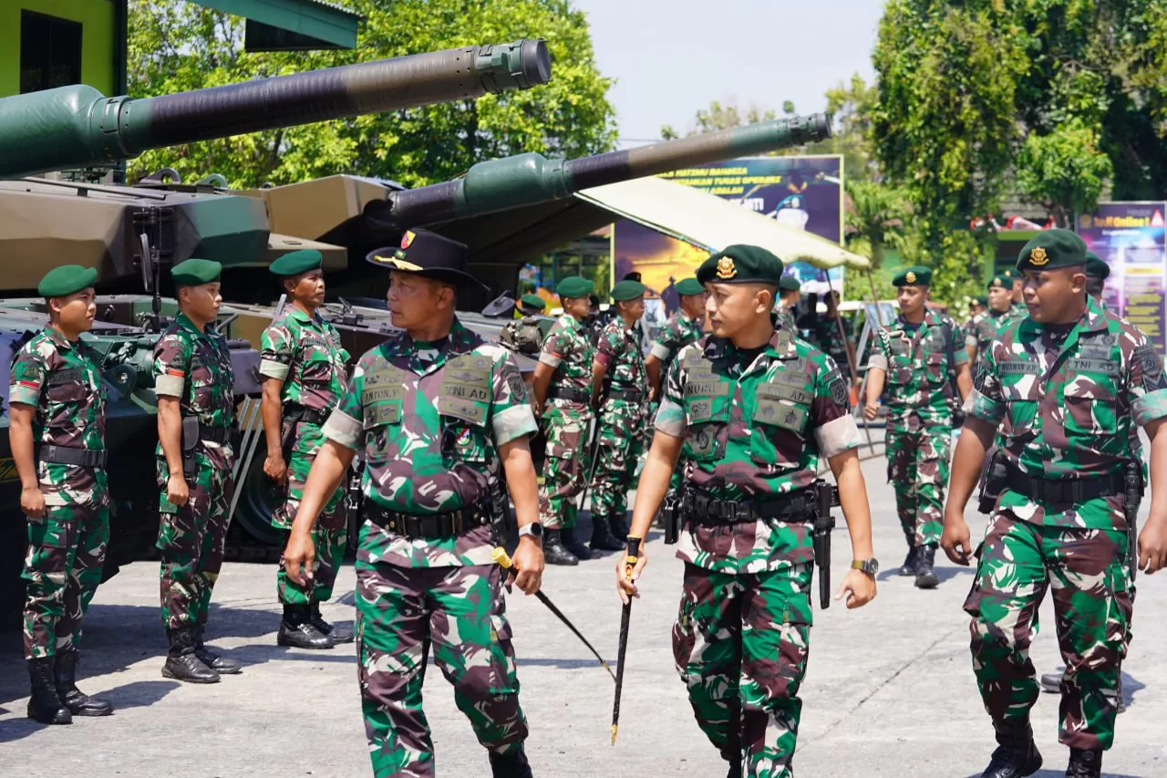 Panglima Divisi Infanteri 2/Kostrad bersama jajaran dan Danyonkav (BM)