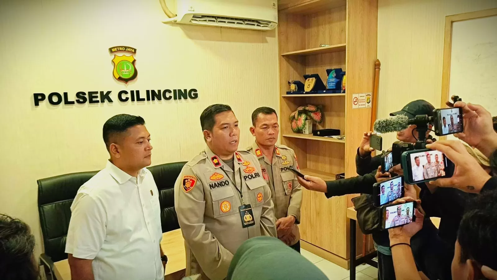Kapolsek Cilincing saat memberikan keterangan kepada media. (Rnt)