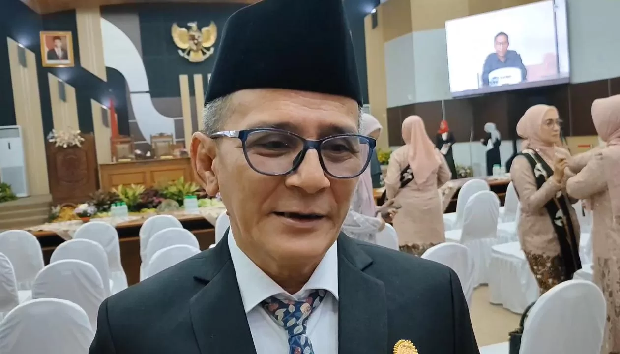 Gus Shobih saat menghadiri pelntikan DPRD (BM)