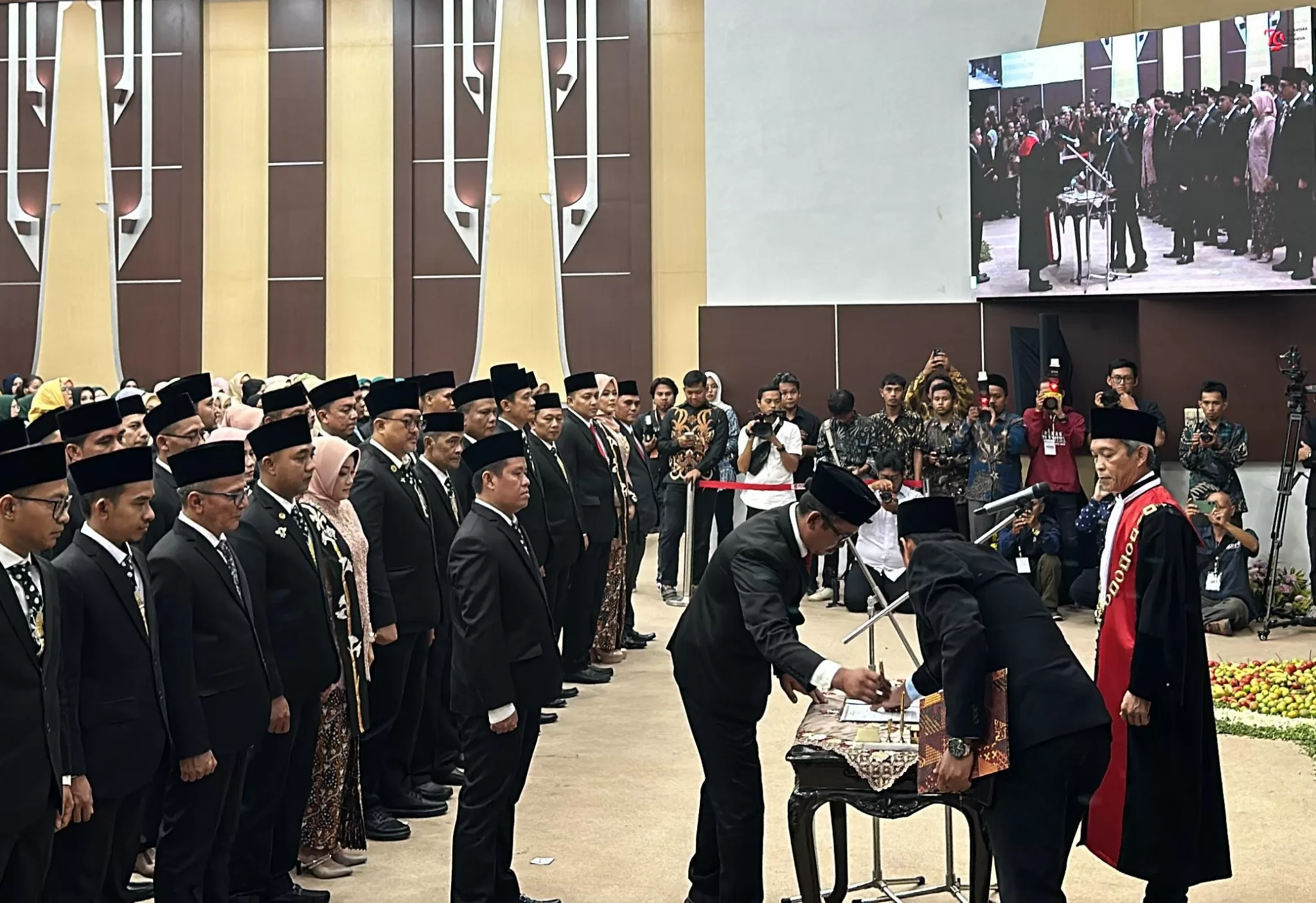 50 anggota DPRD Kabupaten Pasuruan, Resmi Dilantik. (Bm)