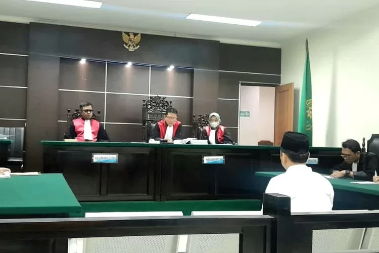Terdakwah saat 'Disidang' di PN Serang. (Ist)