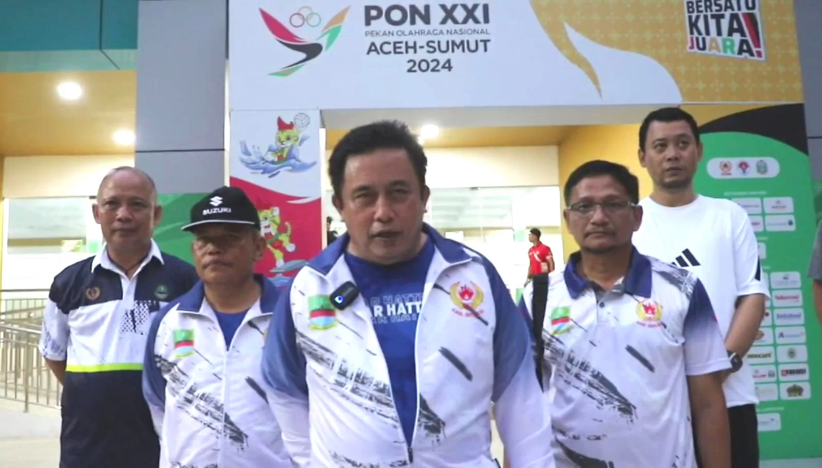 Pj Bupati Bekasi, Dedy Supriyadi saat berada di PON XXI Aceh-Sumut 2024. (dok HMS Kab. Bekasi)