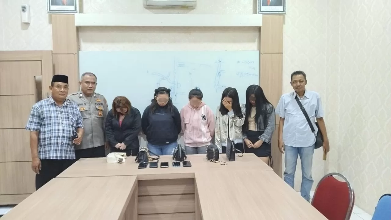 para tersangka saat ditunjukkan dihadapan awak media (Hms for BacainD.com)