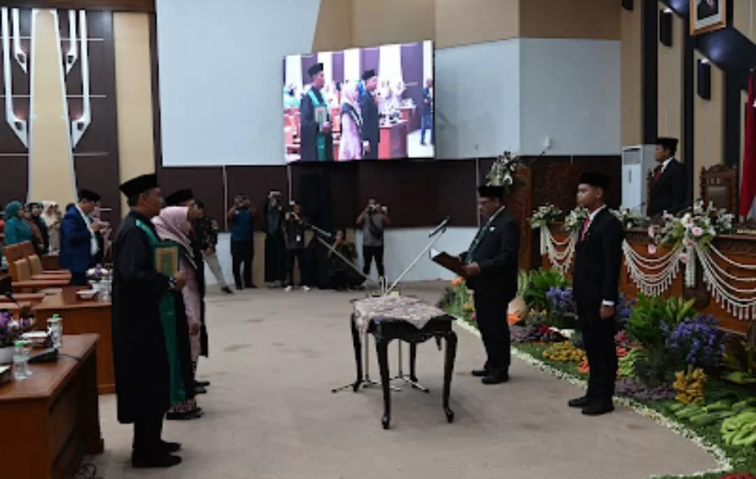 suasana pelantikan Dua PAW anggota DPRD Kabupaten Pasuruan (BM)
