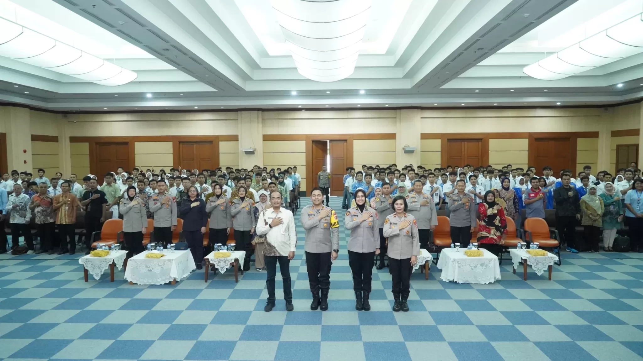 Foto bersama sosialisasi penerimaan anggota polri.