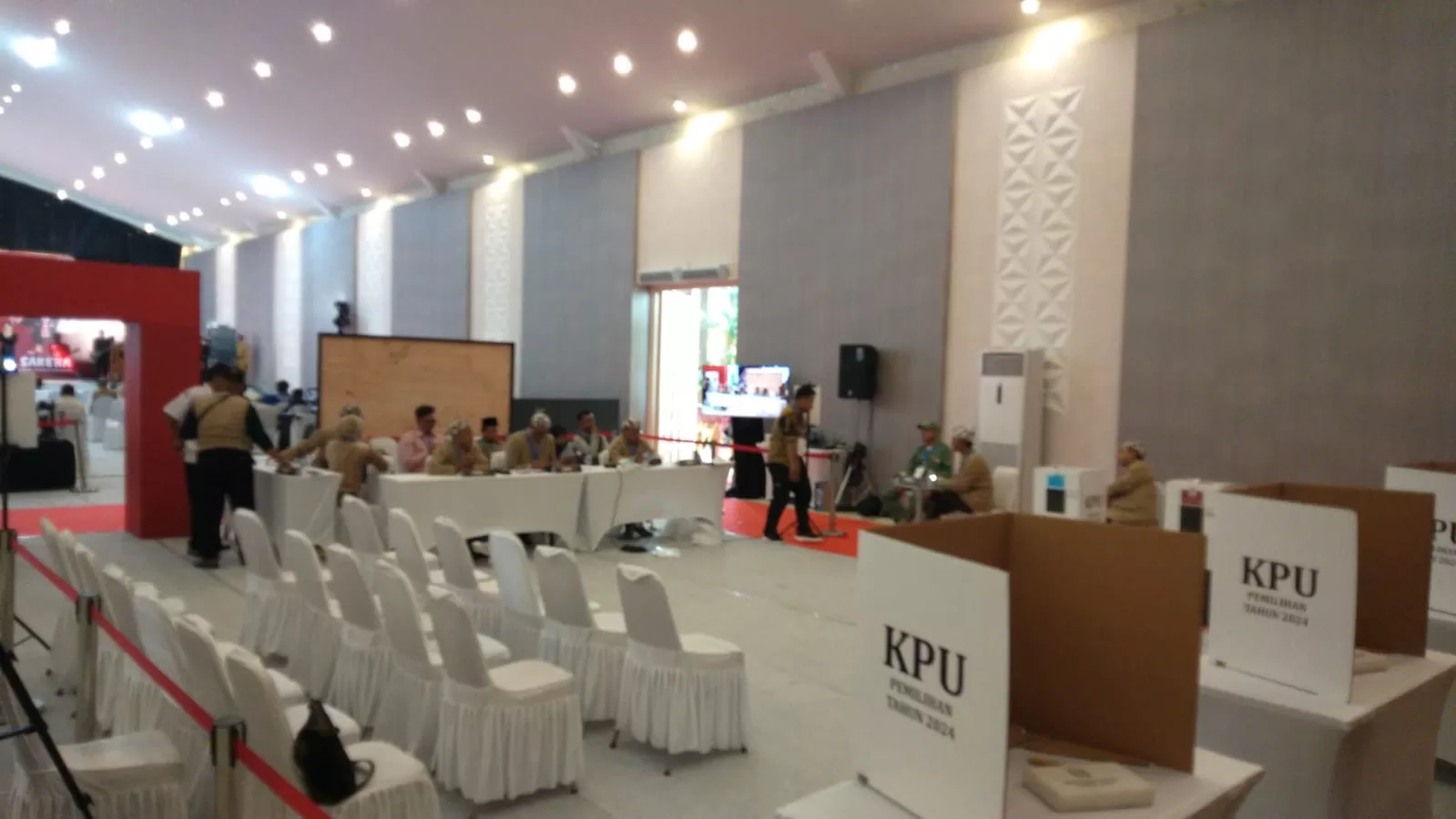 suasana tempat simulasi Pemungutan dan Perhitungan Suara di HM Roeslan Convention Hall, Desa Pucangsari, Kecamatan Purwosari (BM)
