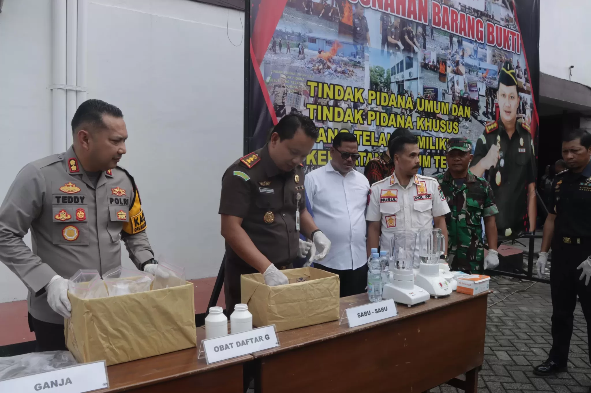 Pemusnahan barang bukti di Kantor Kejaksaan Negeri Kabupaten Pasuruan (hms for BacainD)