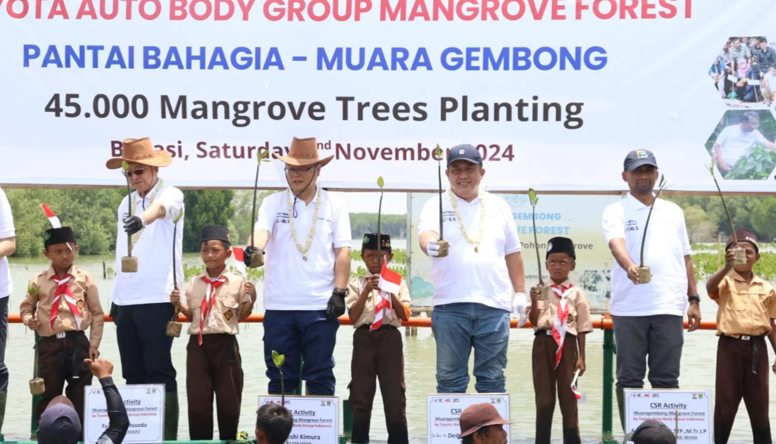 Penanaman mangrove di Pantai Bahagia, muaragembong, Bekasi