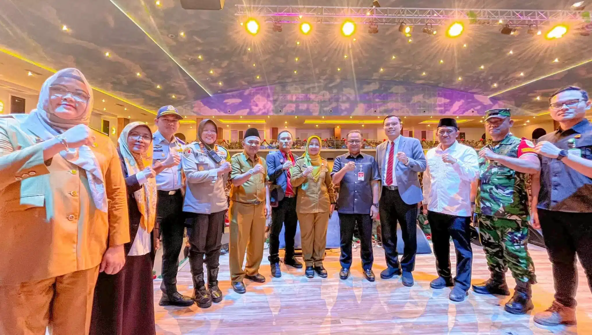 Pj Wali Kota dan Forkopimda Kota Bekasi, saat monitoring pengamanan ibadah malam natal di Gereja Tiberias. (Hms for BacainD.com)
