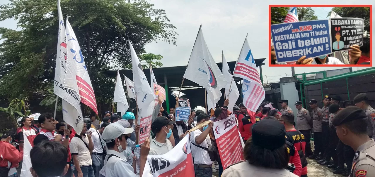 Puluhan Buruh saat berunjuk rasa didepan pabrik Insert, Tuntutan Buruh (BM)