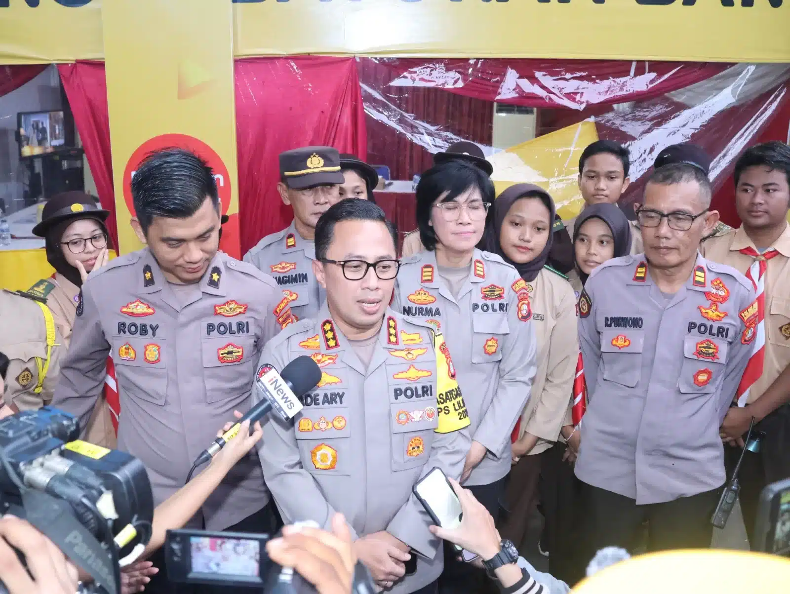 Kombes Pol Ade Ary Syam Indradi, Kabid Humas Polda Metro Jaya ketika menyampaikan Larangan Konvoi kendaraan pada malam tahun baru 2025. (Hms for BacainD.com)
