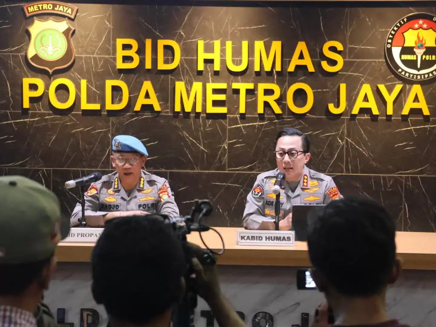 Kabid Humas Polda Metro Jaya saat memberikan keterangan kepada media
