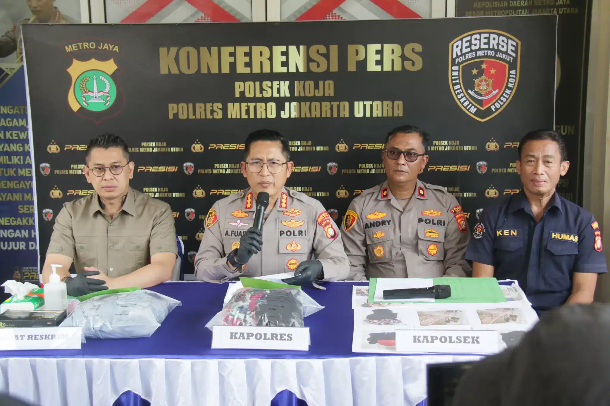 Kapolres Metro Jakarta Utara saat memberikan keterangan kepada awak media. (Hms)