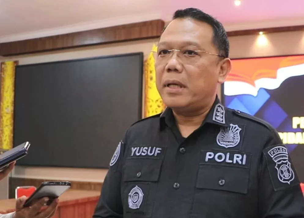 Kasatgas Humas Ops Damai Cartenz-2025, Kombes Pol Yusuf Sutejo saat memberikan keterangan (Frm)