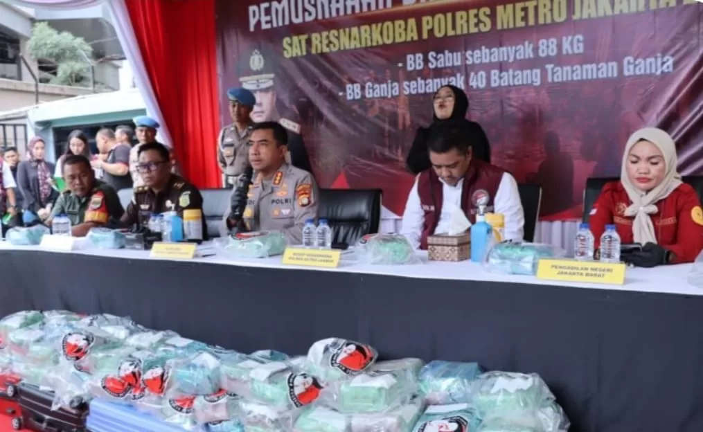 Pemusnahan barang bukti, Polres Metro Jakarta Barat. (hms)