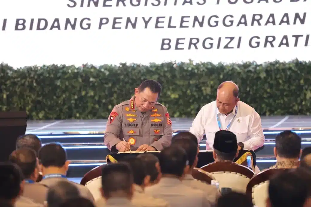 Kapolri melakukan penandatanganan MoU saat Rapim Polri 2025. (hms)
