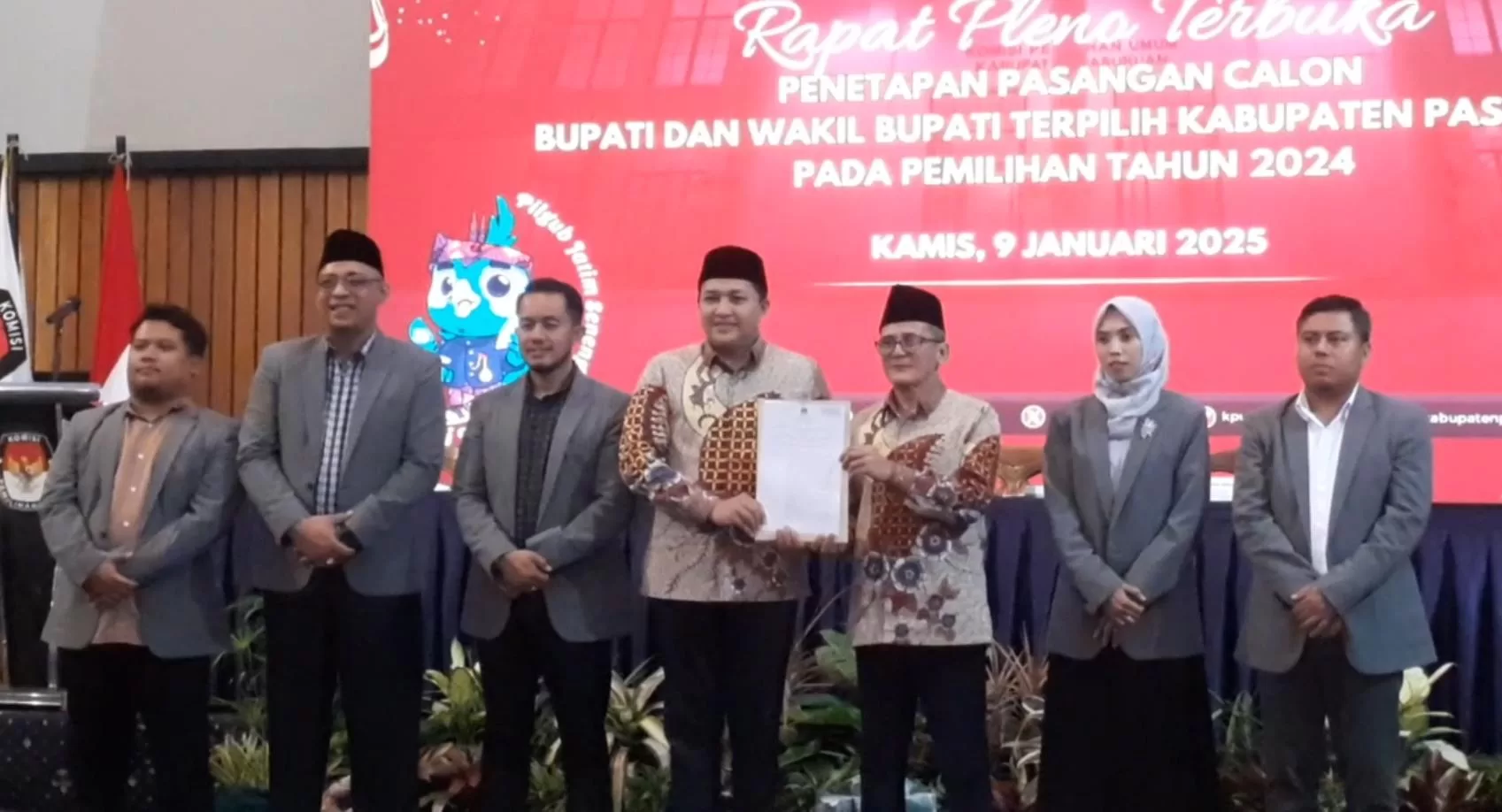 Penetapan Bupati dan Wakil Bupati Pasuruan terpilih. (Bm)