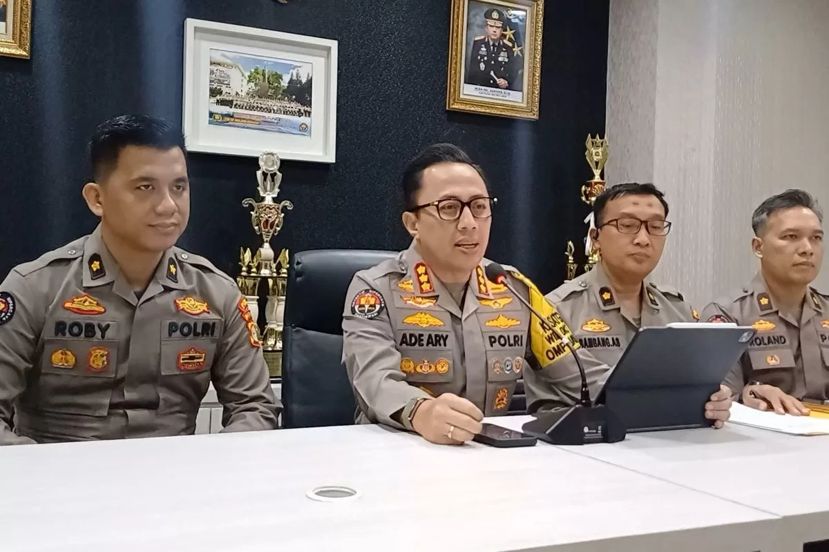 Ade Ary saat memberikan keterangan kepada awak media. (Hms)