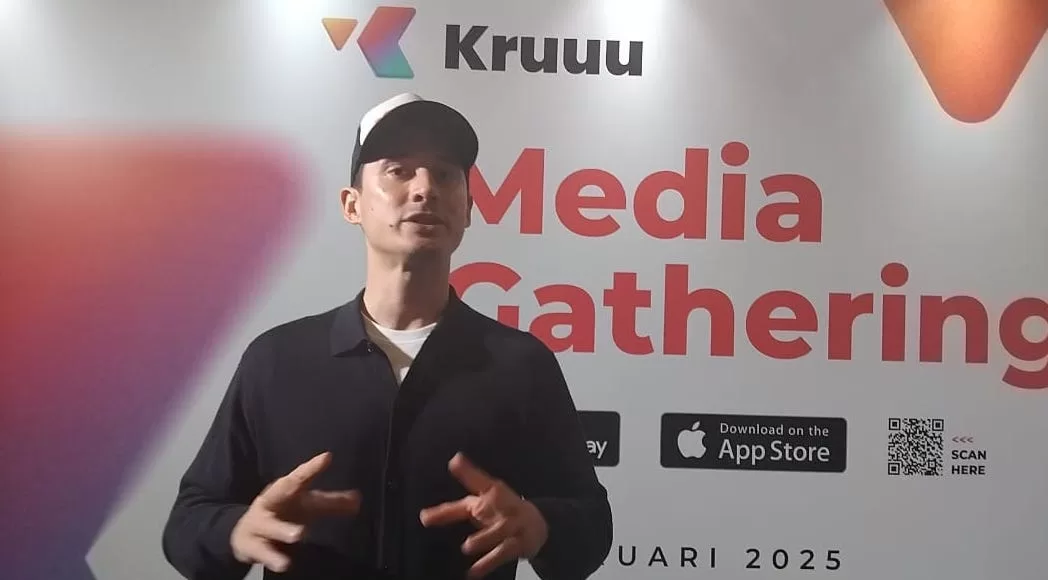 CEO Aplikasi KRUUU, Nino Fernandez saat memberikan Pemaparan terkait platform digital terobosan brilliant aplikasi didunia hiburan tanah air tersebut. (dok-istimewa)