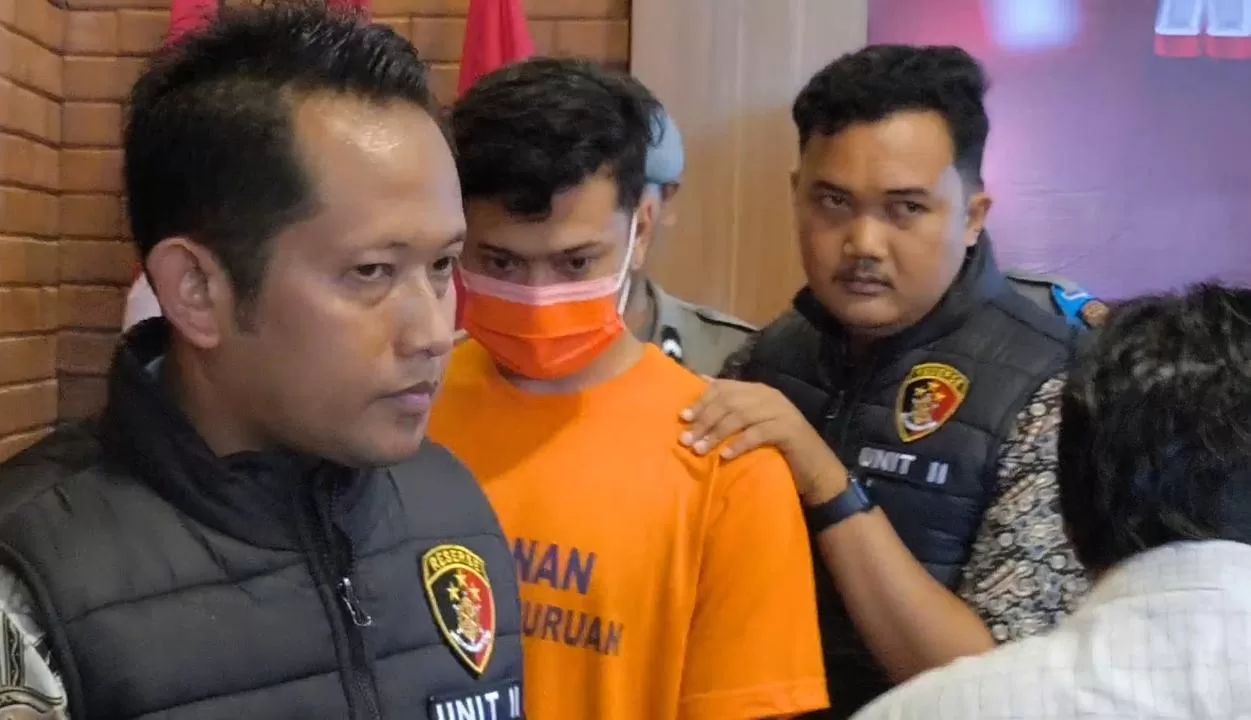 FW saat diamankan oleh pihak kepolisian