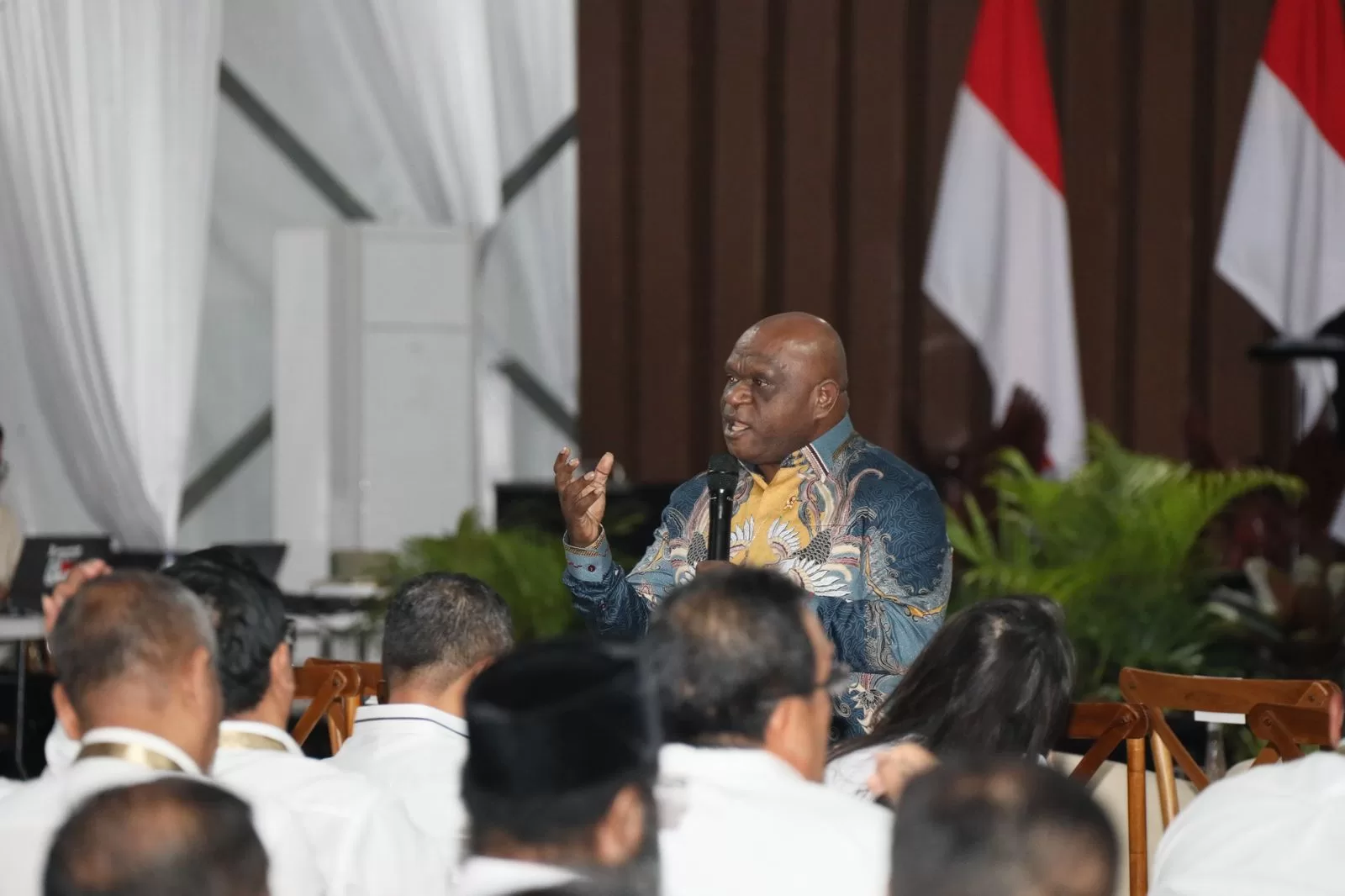 Menteri HAM saat menyampaikan materinya di Retreat Kepala Daerah di Magelang. (AZ/Ist)