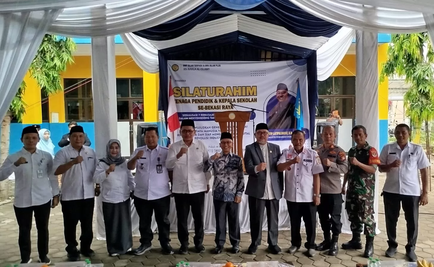 Wamendikdasmen saat berkunjung ke Bekasi. (frm)
