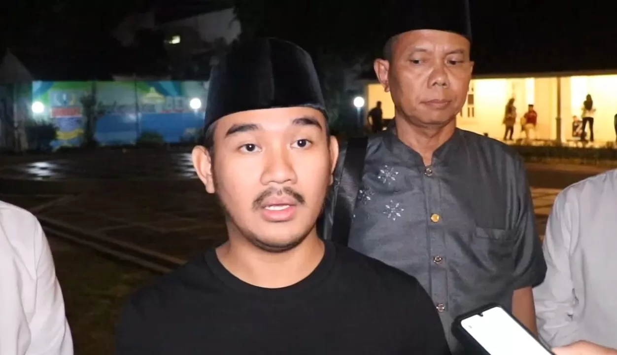 Ade Kuswara Kunang saat memberikan keterangan kepada awak media.