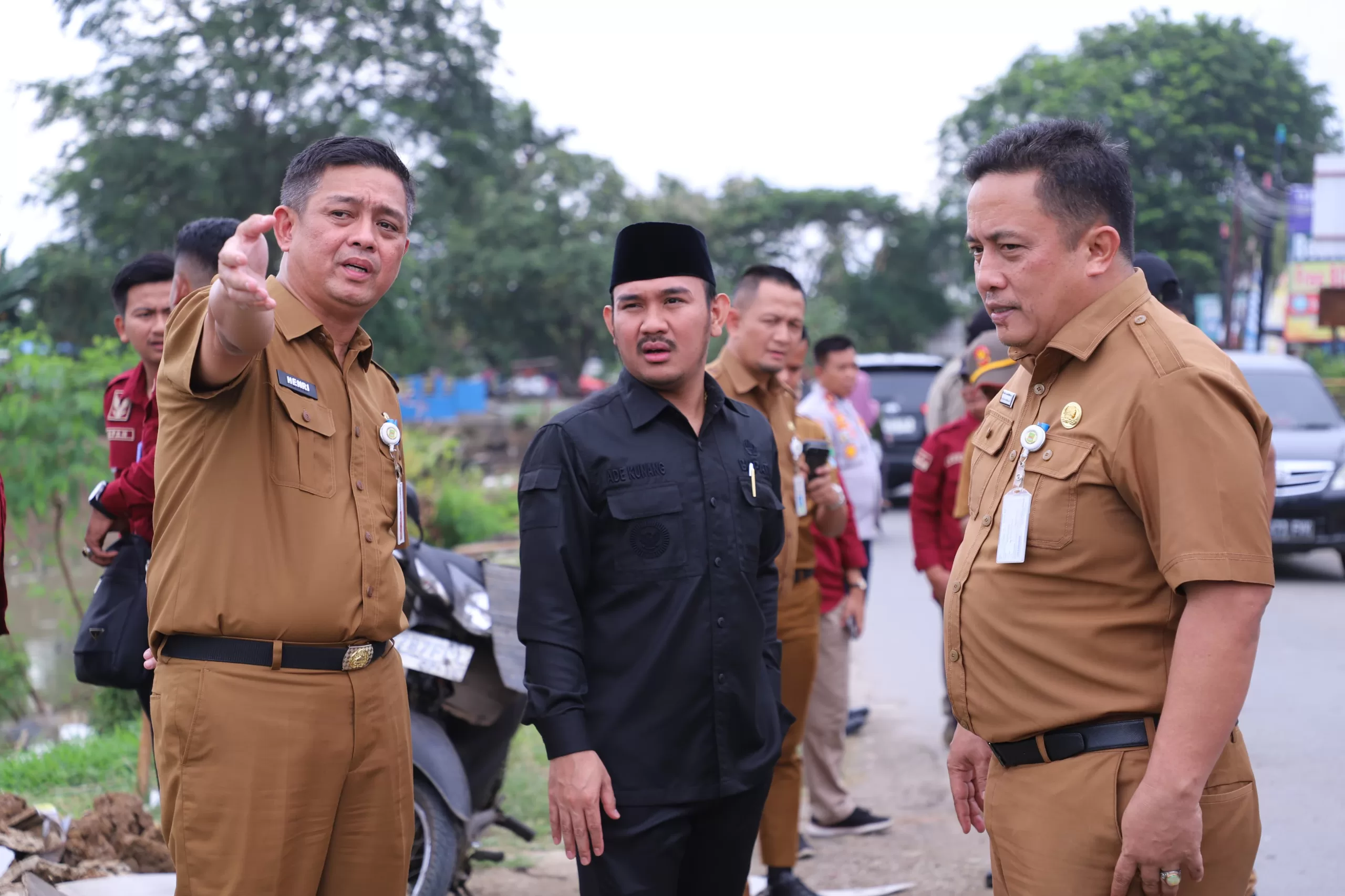 Bupati Bekasi tinjau proges normalisasi Sungai Sepak Tambun Utara