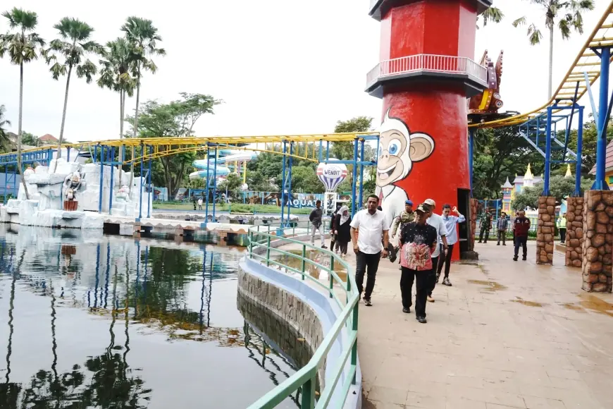 Bupati Malang saat meninjau wisata Wendit