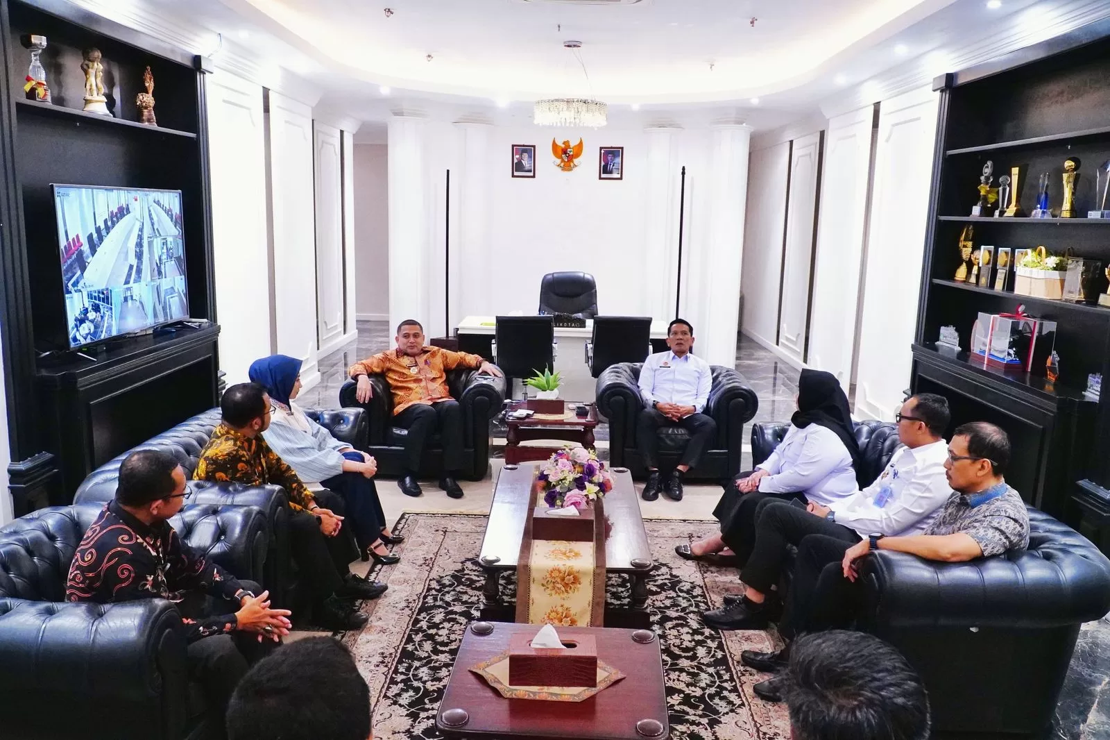 Kakanwil Kemenkum Sulsel saat berkunjung menemui Wali Kota Makassar. (ist)