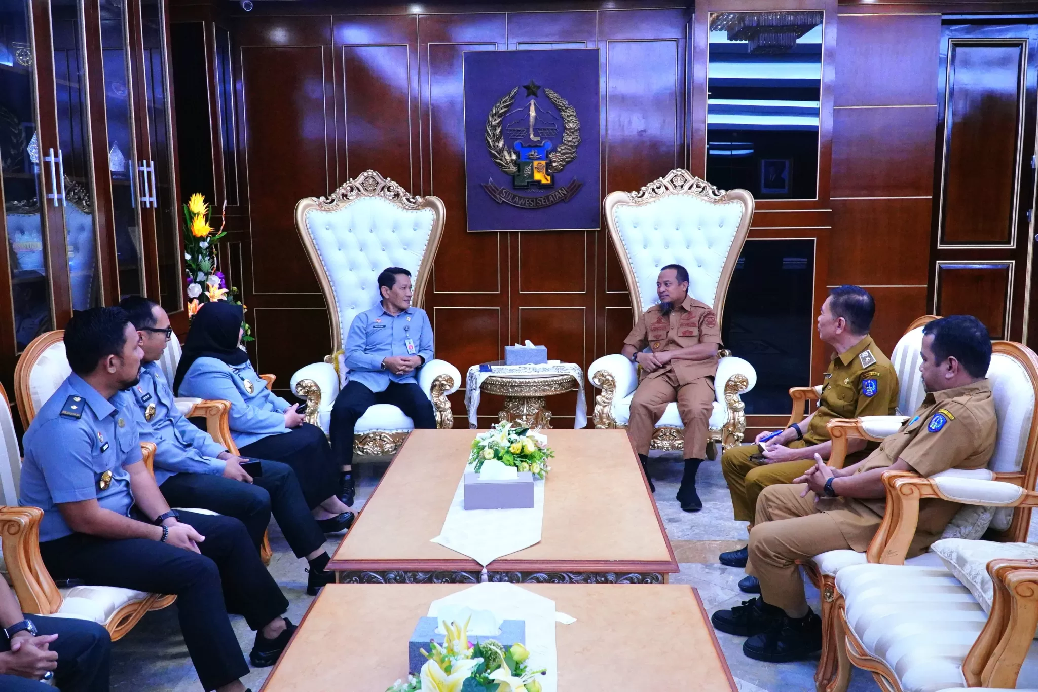 Kepala Kanwil Kemenkum Sulsel, Andi Basmal saat berkunjung menemui Gubernur Provinsi Sulawesi Selatan, Andi Sudirman Sulaiman