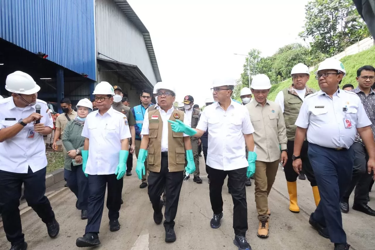Bahas Problem Sampah dan Banjir, Wali Kota Bekasi dampingi Kunjungan Kerja Menteri dan Gubernur DKI di Kota Bekasi.