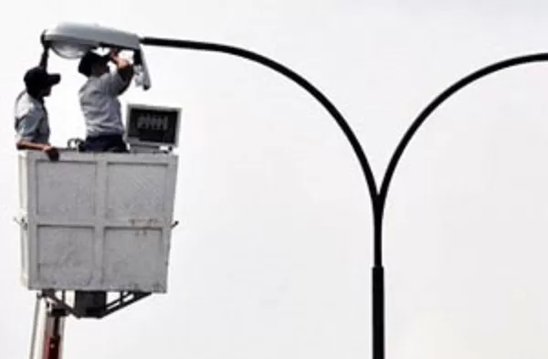 Perbaikan lampu PJU di Kota Bekasi.
