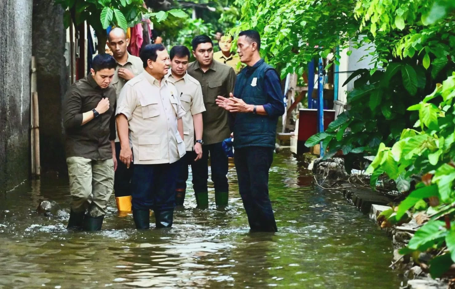 Presiden Prabowo Pantau banjir di Bunibakti, Babelan, Kabupaten Bekasi, Jawa Barat.