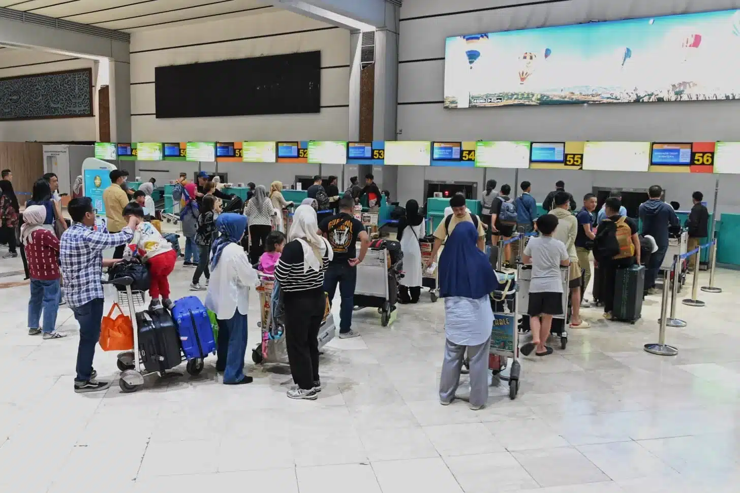 Harga tiket penerbangan turun selama Lebaran 2025. (ils/ist)