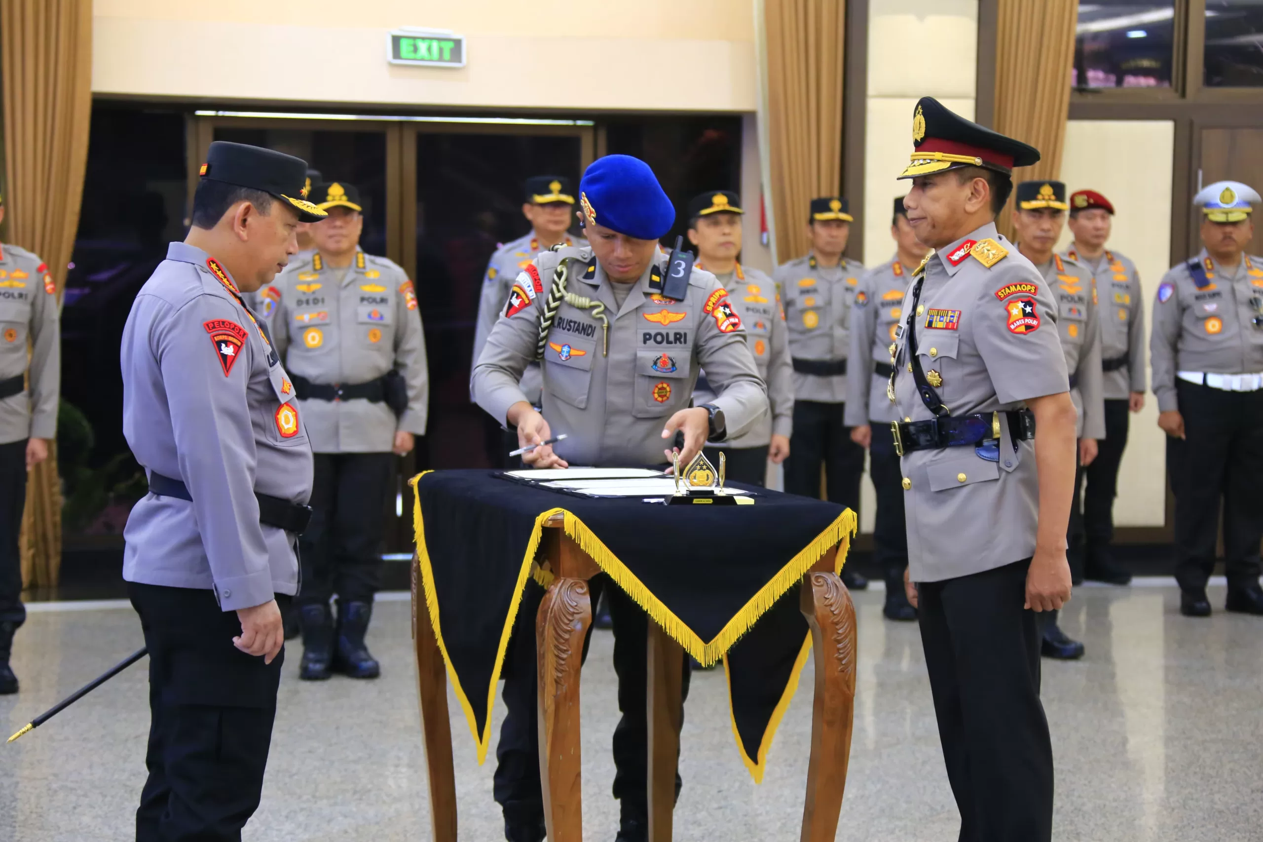 Kapolri saat sertijab Astamaops.