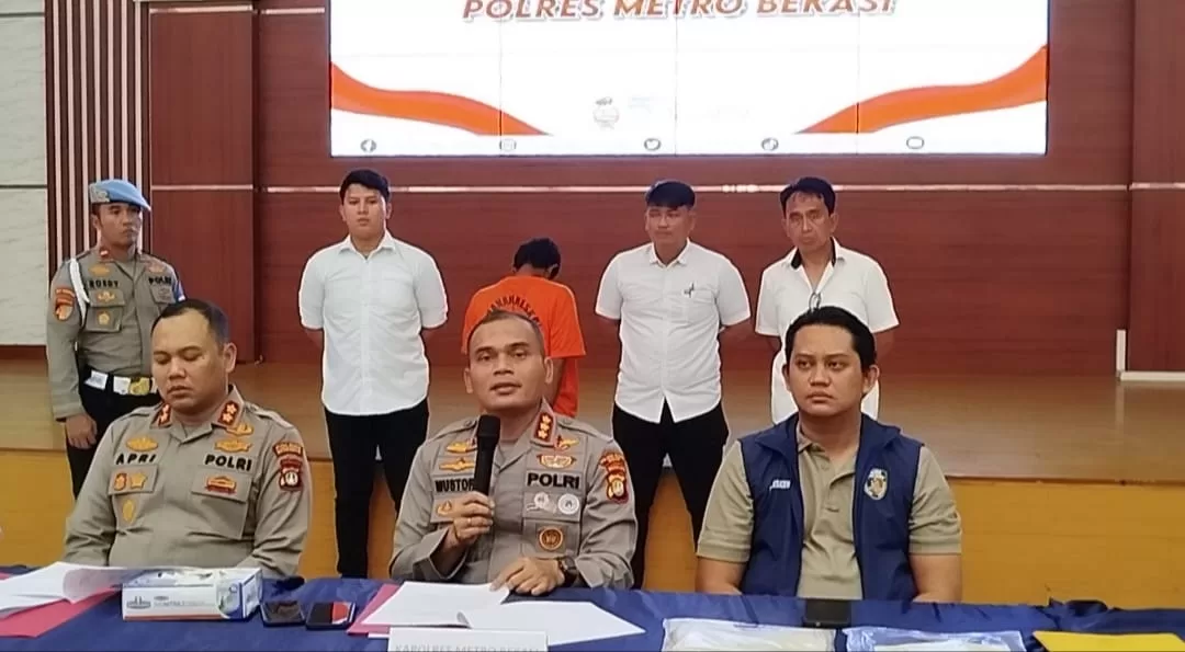 Kapolres Metro Bekasi saat menceritakan kronologi perbuatan pelaku