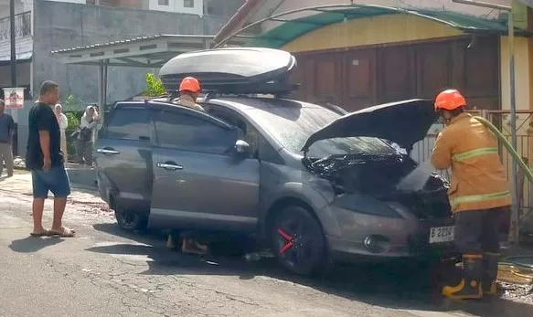 Mobil Pemudik Asal Bekasi terbakar di Sleman