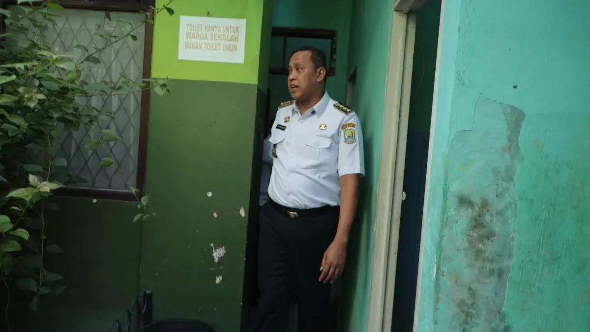 Wali Kota saat sidak SDN di Kota Bekasi.