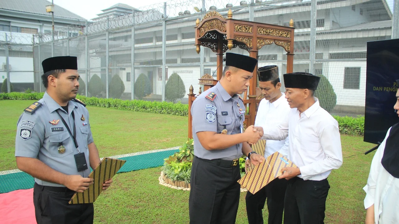 Warga Binaan Lapas Cikarang Terima Remisi Idul Fitri
