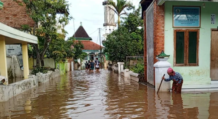 rumah warga di Pasuruan di terjang banjir (BM)