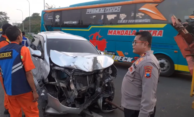 10 Kendaraan di Purwodadi Pasuruan Terlibat Kecelakaan Beruntun