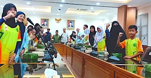 Ketua DPRD Kota Bekasi Lepas 14 Atlet ke Kejurnas Panahan Junior 2025