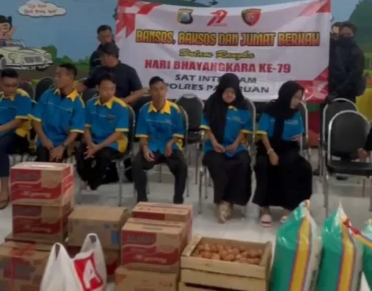 Sat Intelkam Polres Pasuruan dan Sakera Mania Bangil Bersinergi dalam Bakti Sosial di Tosari
