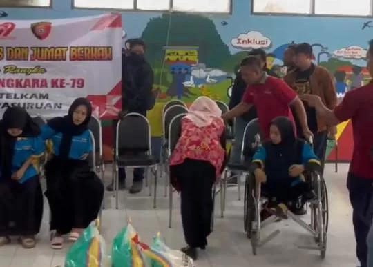 Sat Intelkam Polres Pasuruan dan Sakera Mania Bangil Bersinergi dalam Bakti Sosial di Tosari