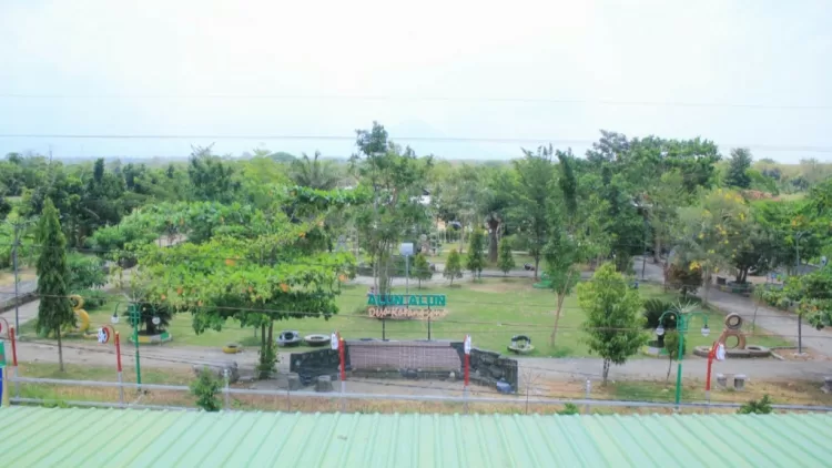 Suasana Alun-Alun Karangsono (kominfo)