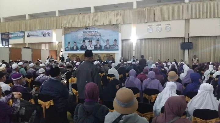 Usai Insiden Ancaman Bom di Saudi Airlines, Kloter JKS 12 Tiba di Bekasi