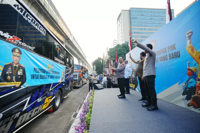 Kapolri Lepas 700 Buruh Korban PHK untuk Bekerja Kembali